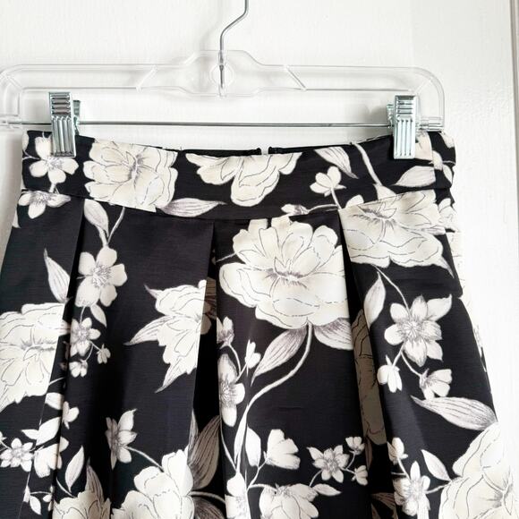 Eliza J Floral Pleated Circle Skirt Black Cream Wedding Guest Cocktail Size 2 - Picture 2 of 13